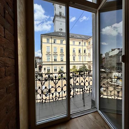 Апартаменти На Площі Ринок, 20 Lviv Buitenkant foto