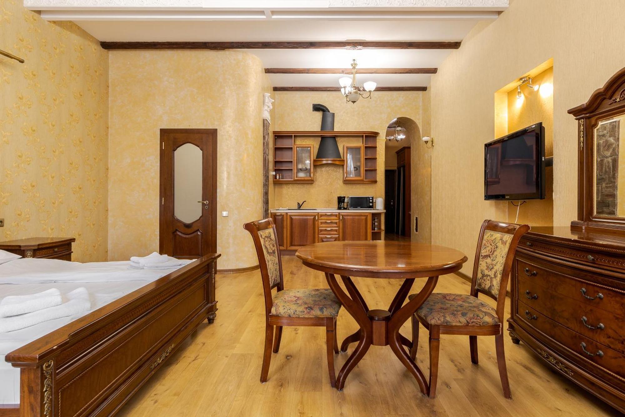 Апартаменти На Площі Ринок, 20 Lviv Buitenkant foto