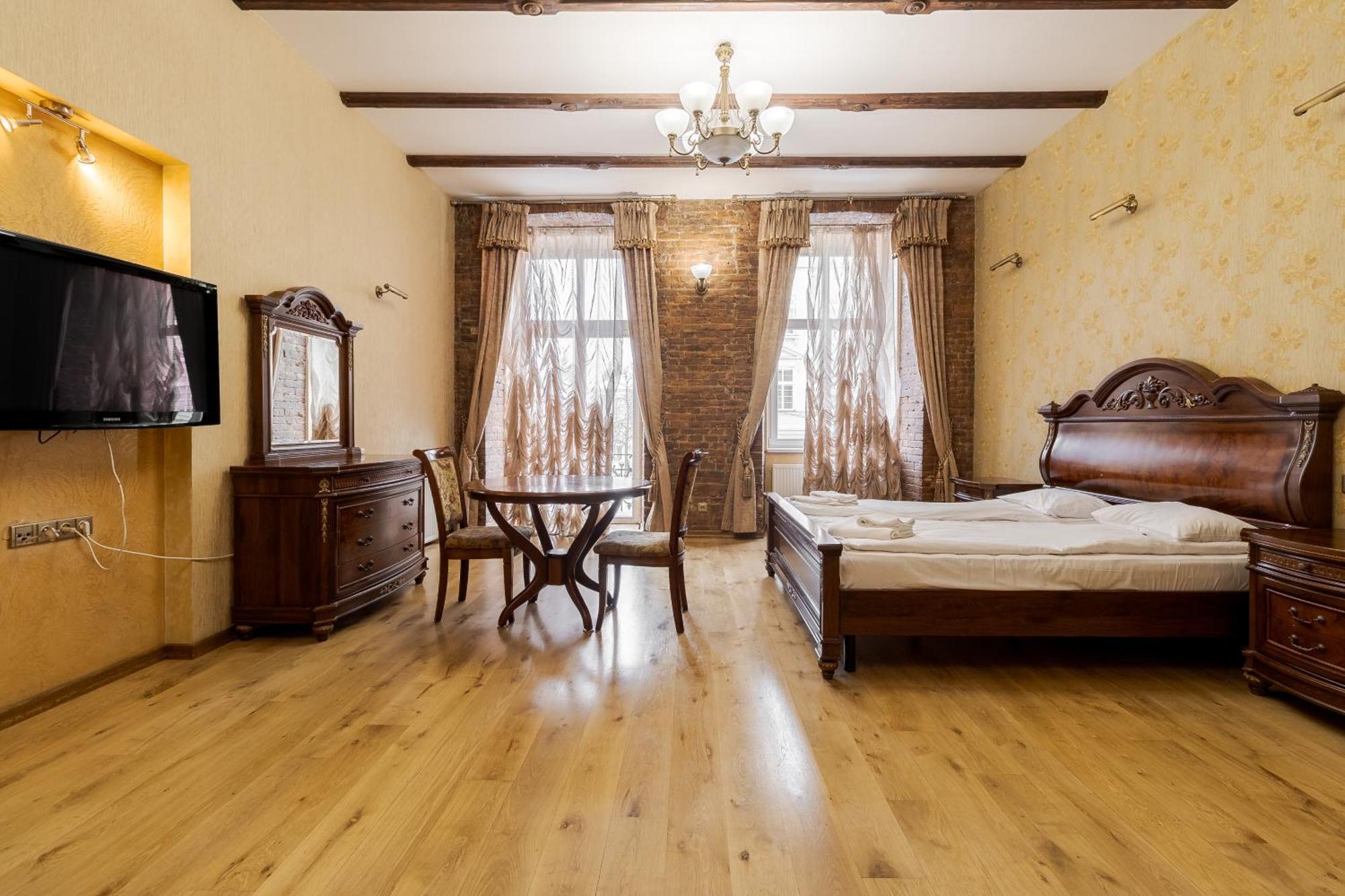 Апартаменти На Площі Ринок, 20 Lviv Buitenkant foto