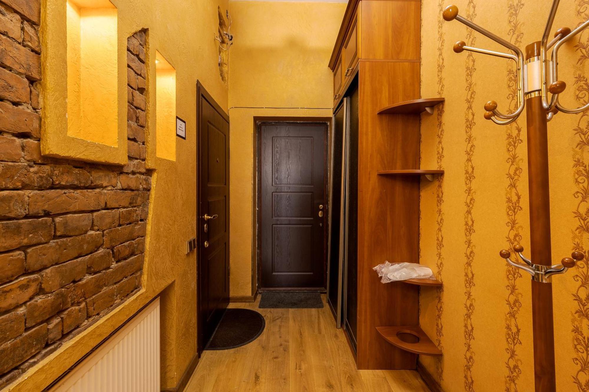 Апартаменти На Площі Ринок, 20 Lviv Buitenkant foto