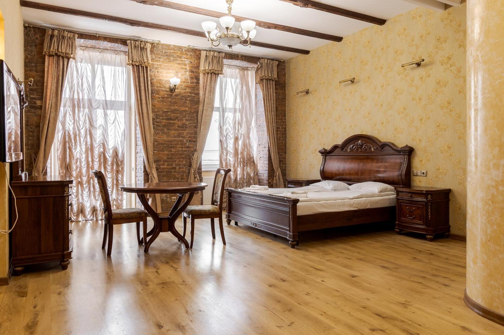 Апартаменти На Площі Ринок, 20 Lviv Buitenkant foto