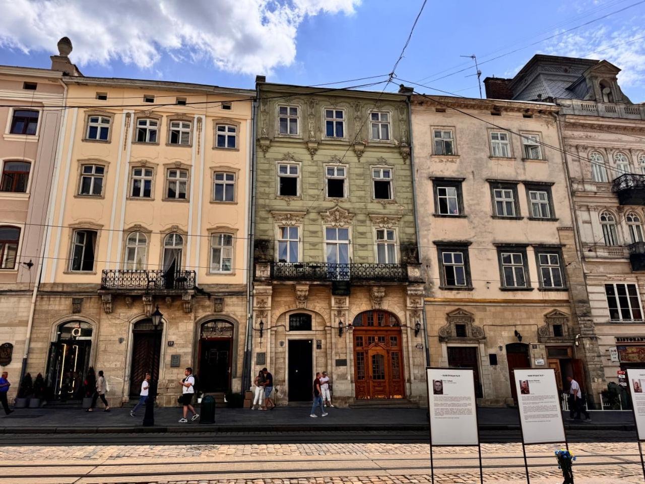 Апартаменти На Площі Ринок, 20 Lviv Buitenkant foto