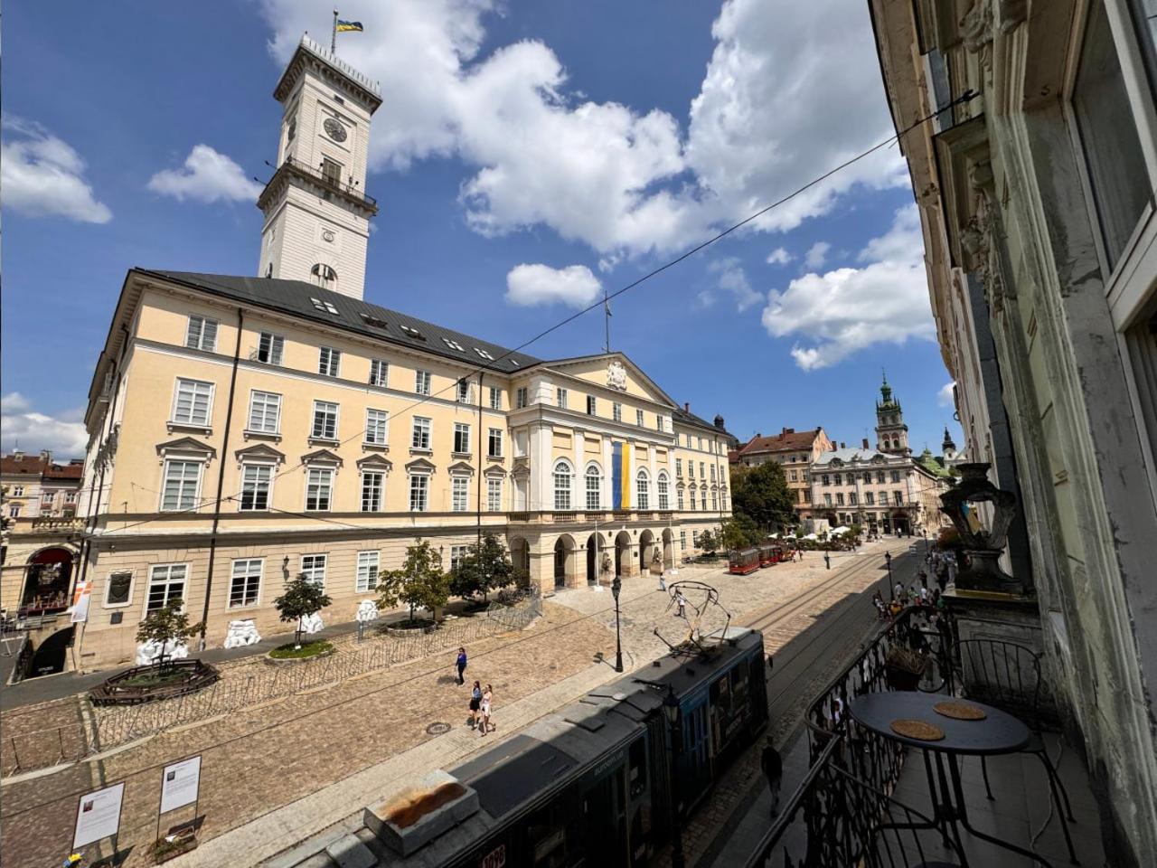 Апартаменти На Площі Ринок, 20 Lviv Buitenkant foto