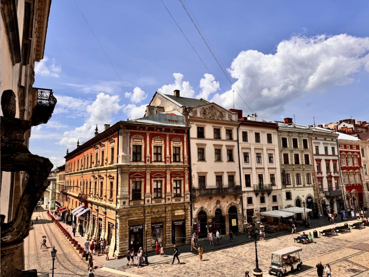 Апартаменти На Площі Ринок, 20 Lviv Buitenkant foto